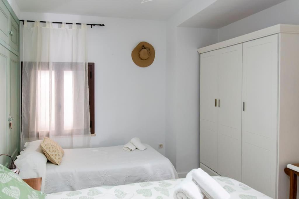Apart Mezquita Con Parking Gratuito Cordoba Luaran gambar
